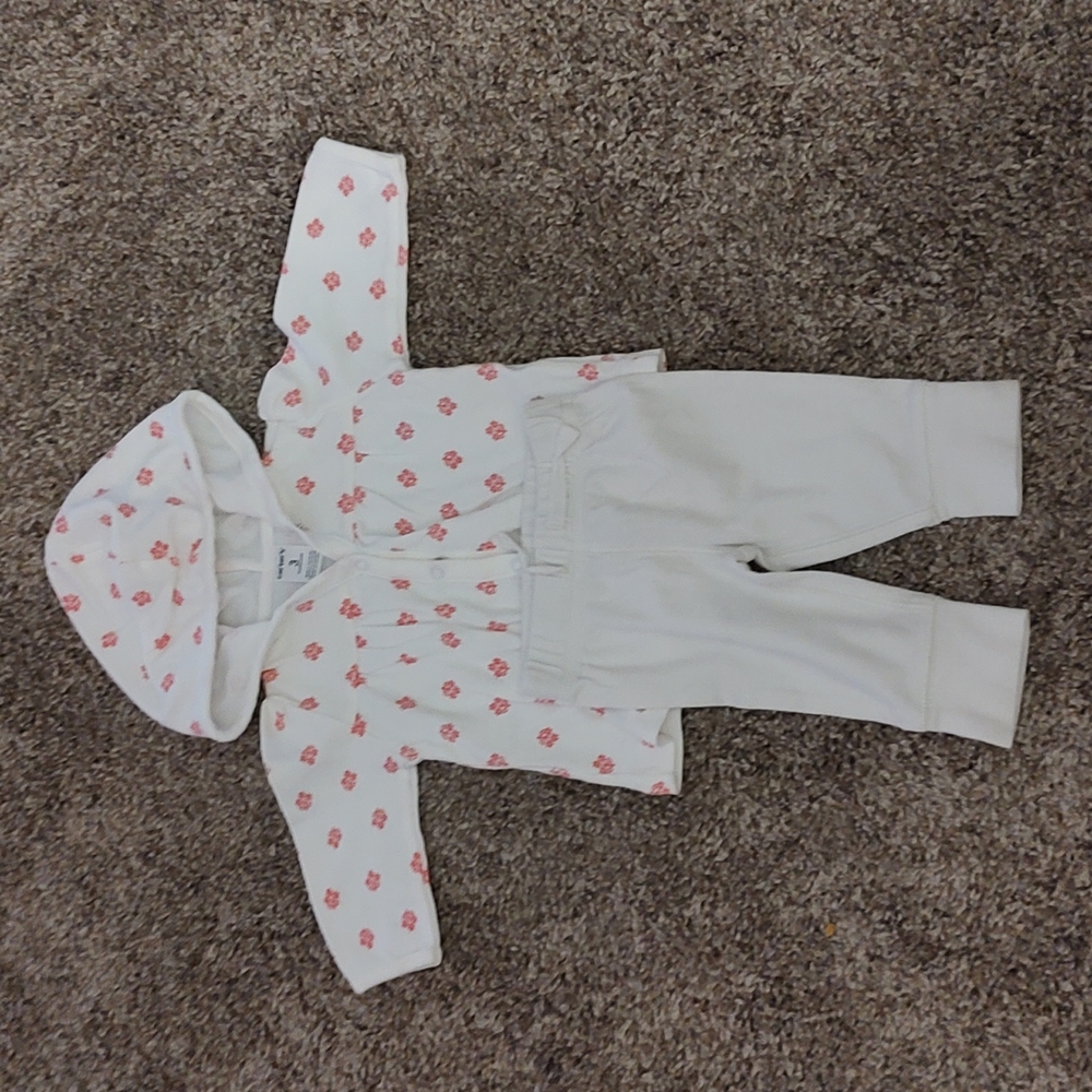 Carter's outfit